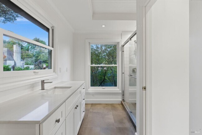 Building Photo - 309 Melrose Ave