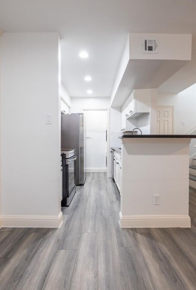 Building Photo - 14600 Fonmeadow Dr