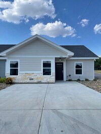 Building Photo - 424-3 1/2 3 1/2 St