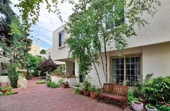 Building Photo - 812 Lombard St