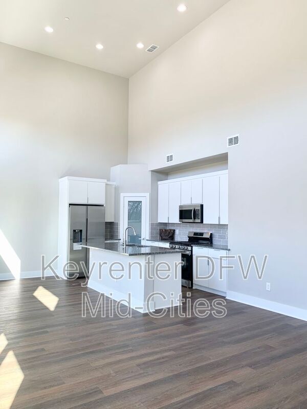 Building Photo - 1431 Pearson St