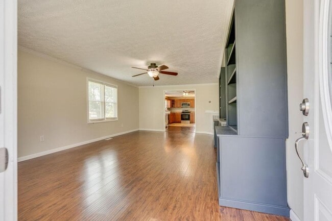 Building Photo - 4221 Maplewood St