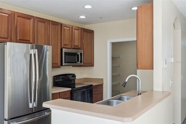 Building Photo - 6215 S Chickasaw Trail