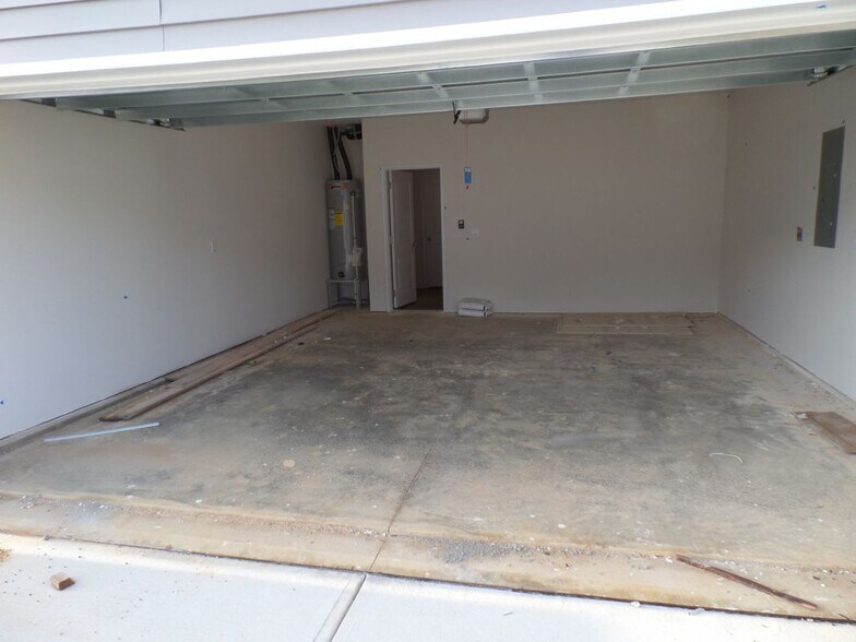 Building Photo - 711 Andrade Dr