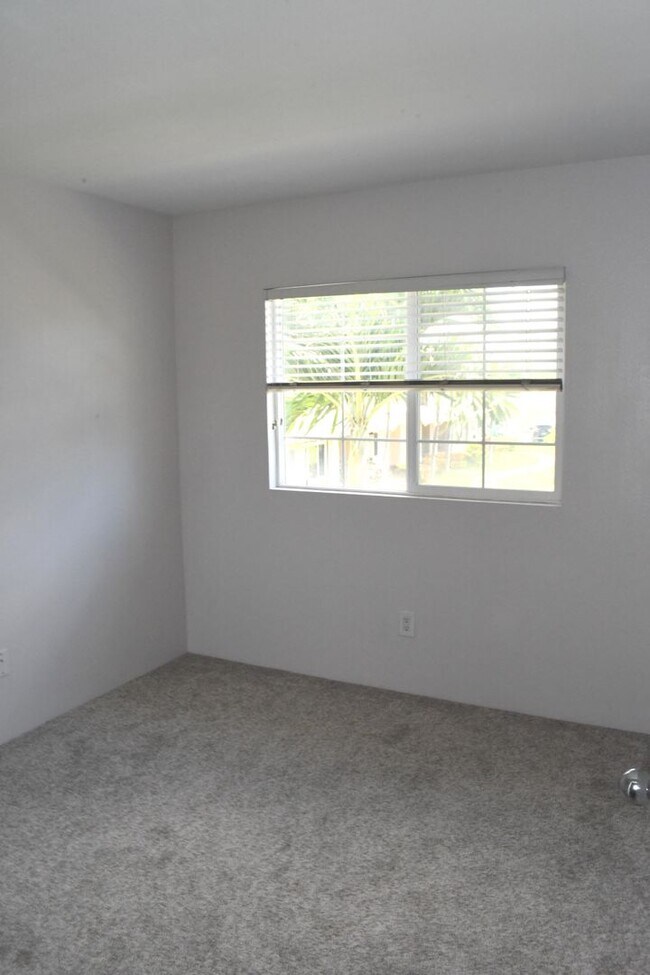 Building Photo - Spinnaker Place - Ewa Beach 3br/2.5ba Town...