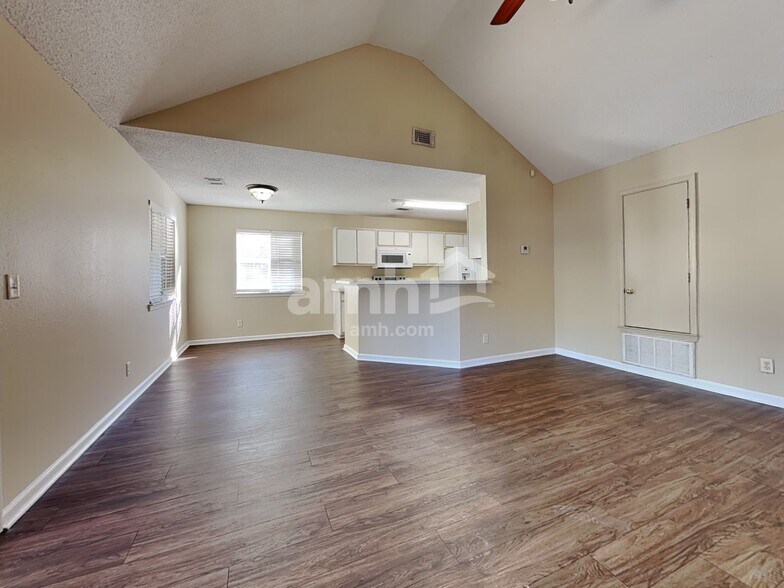 Building Photo - 106 Habitat Dr