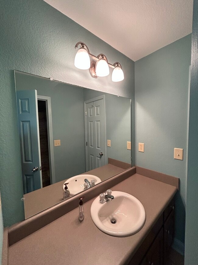 Building Photo - 513 Lapidary Ln