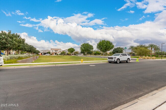 Building Photo - 5418 S Vincent