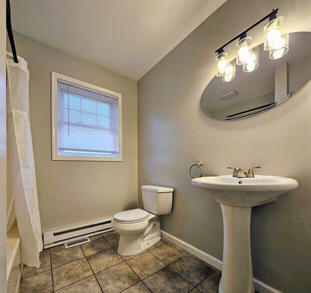 Building Photo - 55 Buchland Rd