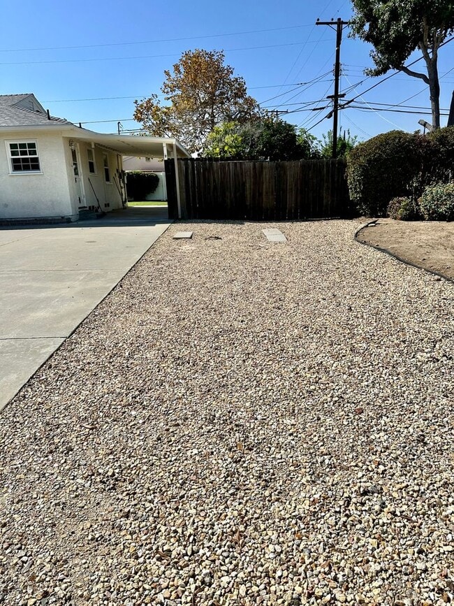 Building Photo - Beautifully Remodeled Allied Gardens Home