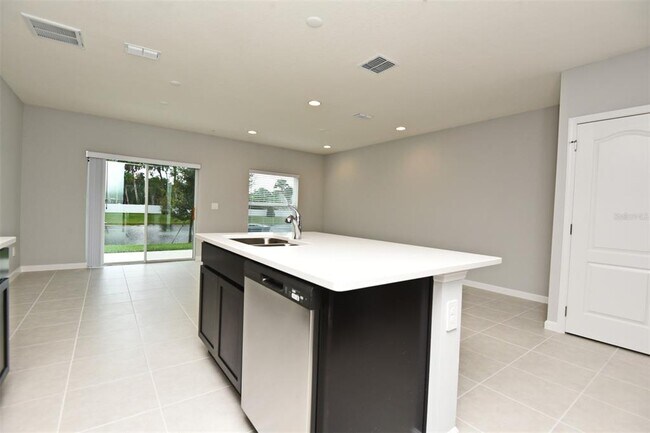 Building Photo - 318 Cape Honeysuckle Pl