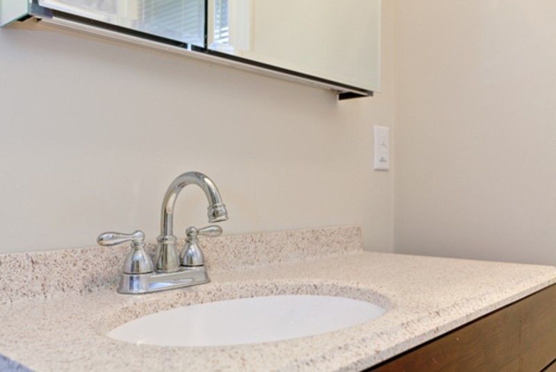 Building Photo - 94 Gladstone St