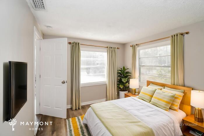 Building Photo - 9245 Danville Ave