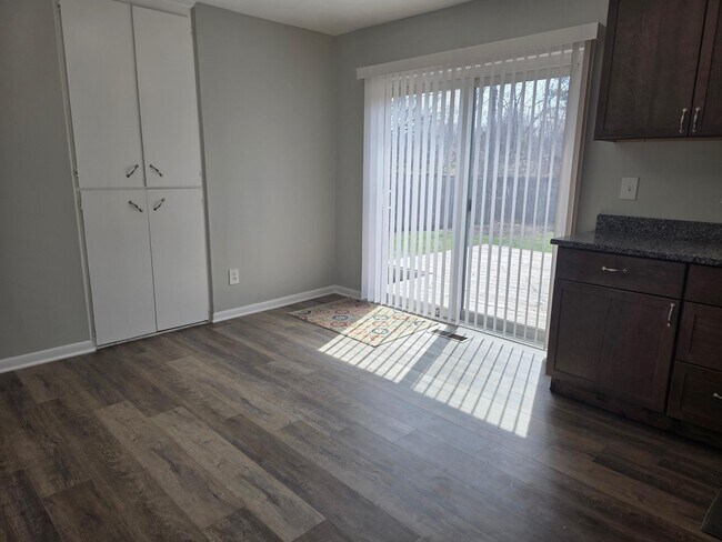 Building Photo - 1962 Mary Catherine St