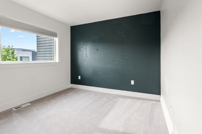 Building Photo - Modern Luxury Condo for Rent in Bozeman, MT