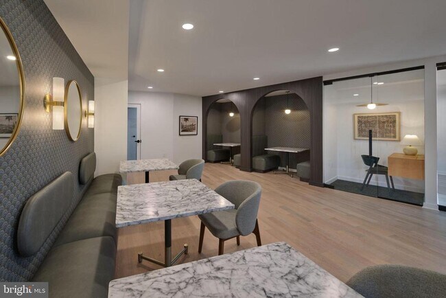 Building Photo - 828 N 2nd St