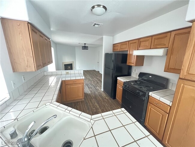 Building Photo - 135 Monteen Dr