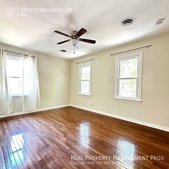 Building Photo - 3027 Mediterranean Dr