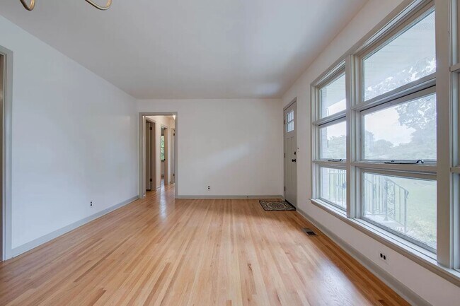 Building Photo - Cute 3BR Ranch in the Heart of Nashville