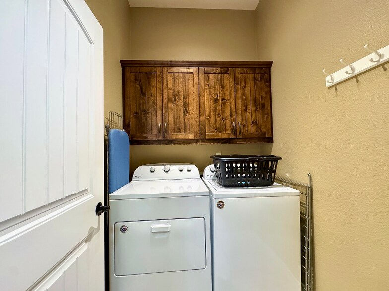 Building Photo - 153 Oakmont Lp