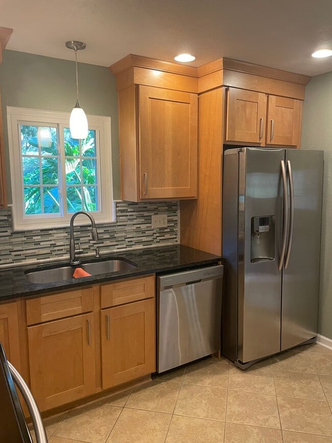 Building Photo - UPDATED HOME IN RIVER OAKS ON WILMINGTON I...