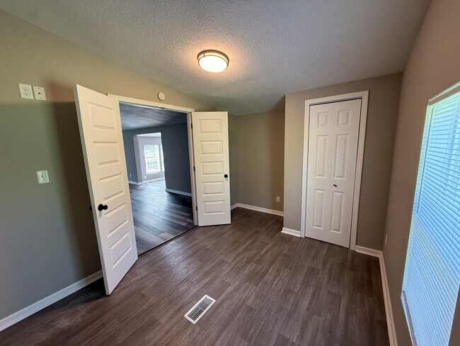 Building Photo - 5693 US-40