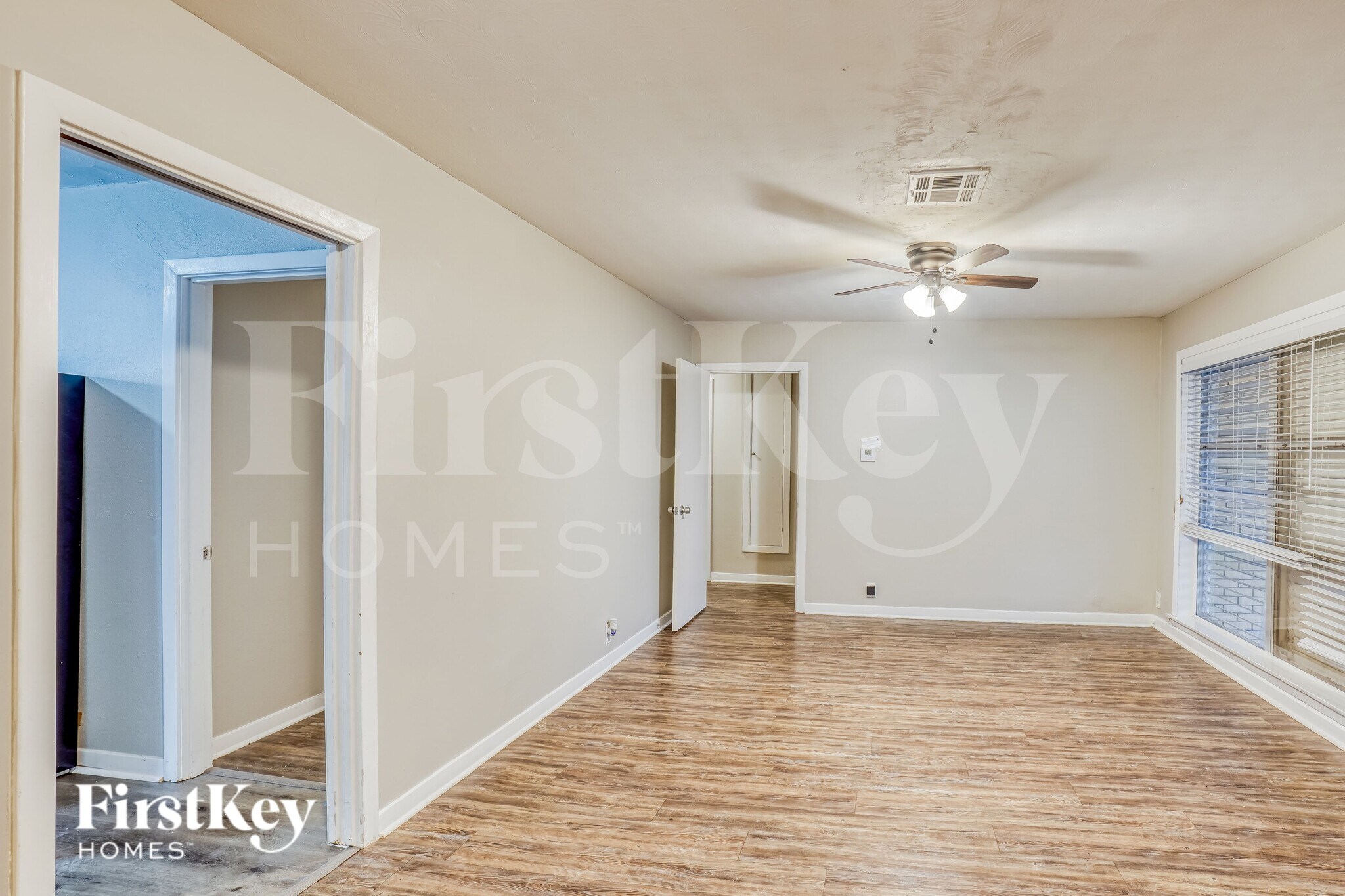 Building Photo - 1610 13th Ave N