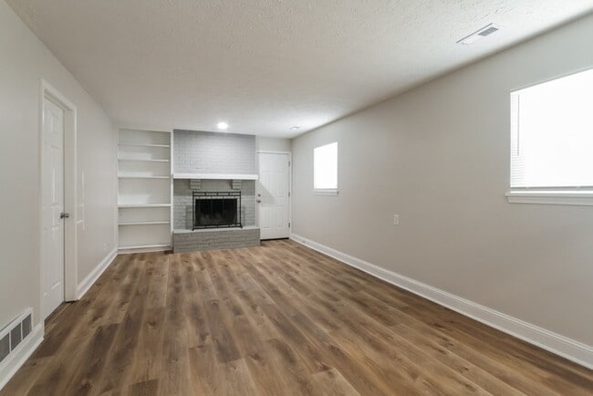 Building Photo - 11706 Rush Dr