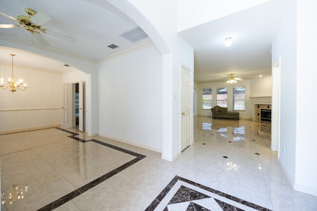 Building Photo - Spacious 4-Bedroom Home with Large Backyard in Rowlett
