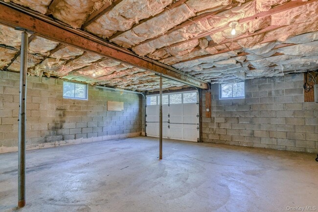 Building Photo - 11 Hudson Bluff Dr