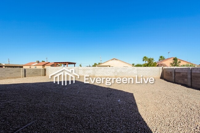 Building Photo - 524 S 4th St