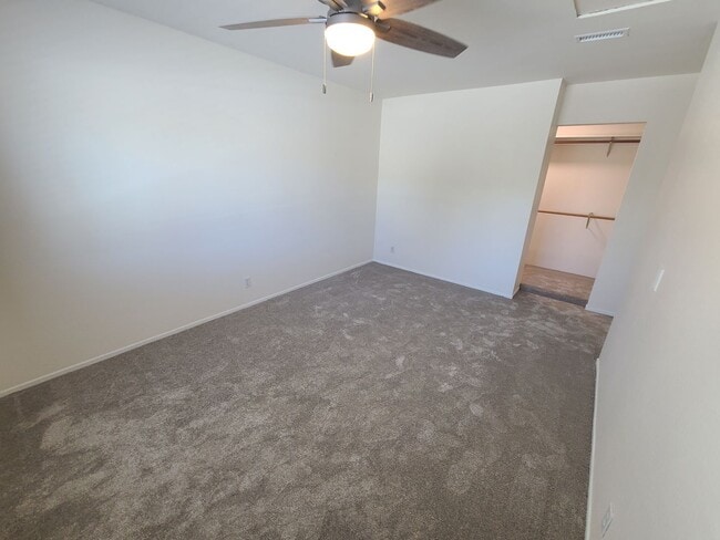 Building Photo - Spacious Two story 3 bed 2.5 baths + 2 car garage in great school district.