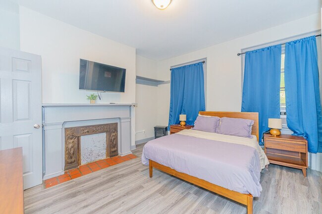 Building Photo - 12 S Mall Arterial