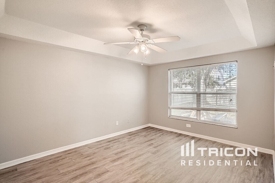 Building Photo - 1648 Harbor Oaks Dr