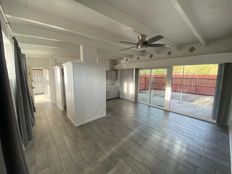 Building Photo - 12909 Cactus Dr