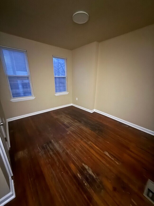 Building Photo - Beautiful 3 bedroom house