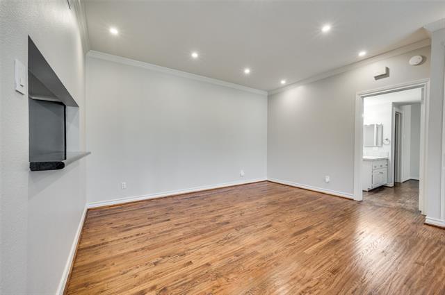 Building Photo - 3208 Cole Ave