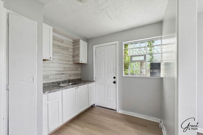 Building Photo - 18330/18332 Kelly Rd - Wise Man Investing LLC