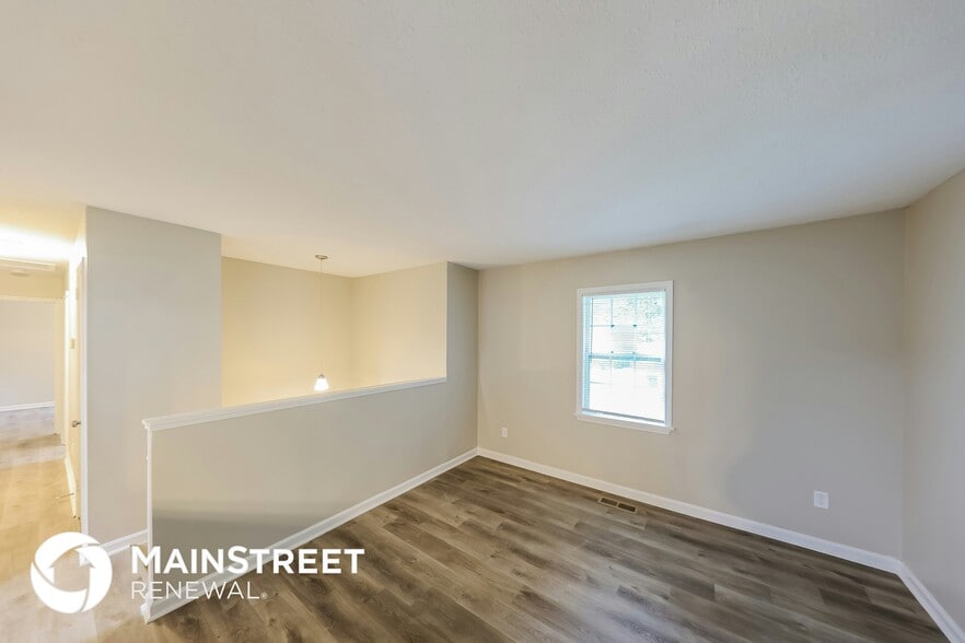 Building Photo - 2551 Janice Cir NE