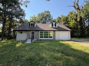 Building Photo - 13091 Lakeridge Dr