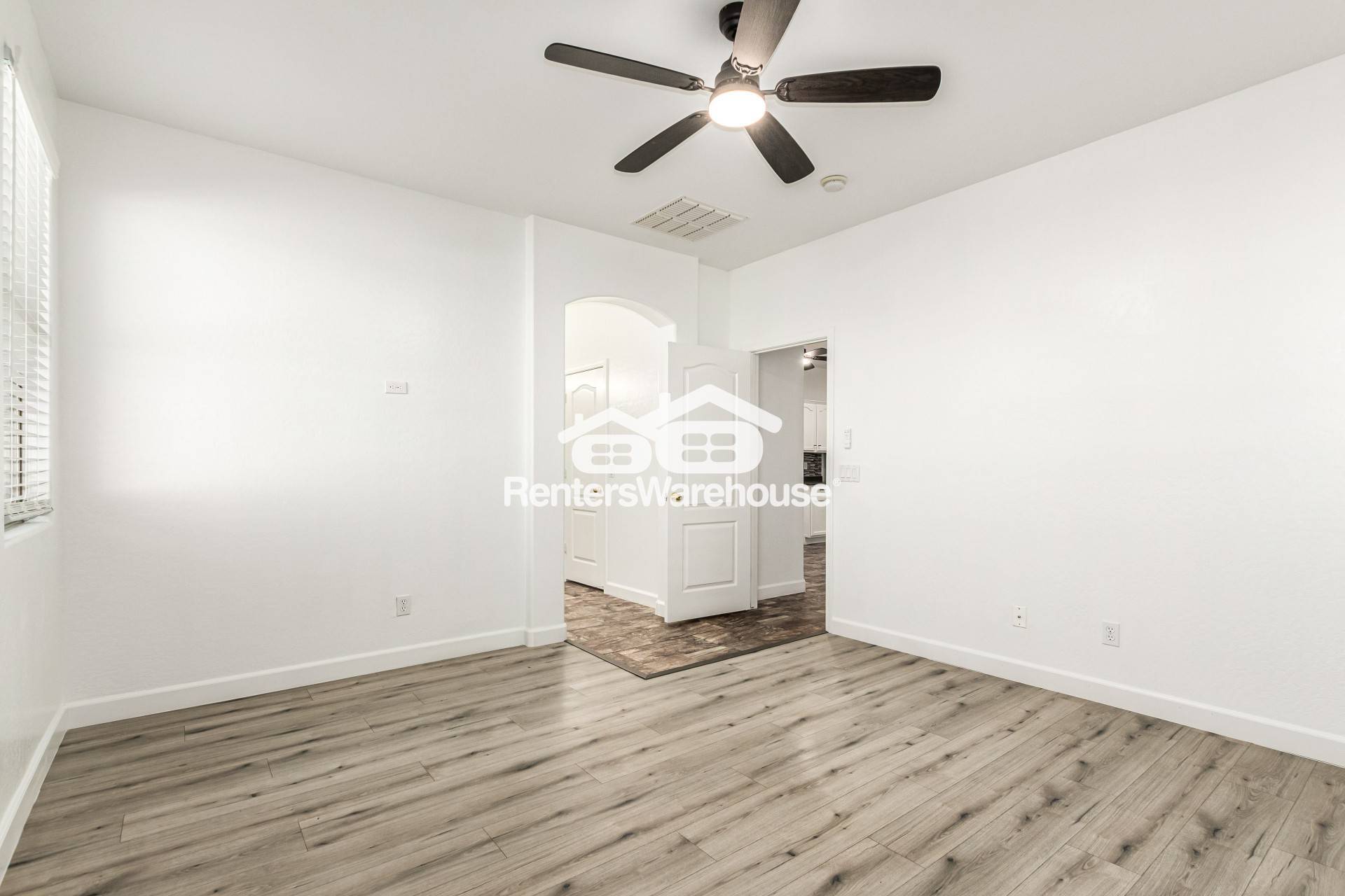 Building Photo - 17088 W Lundberg St