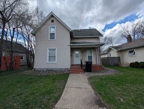 Building Photo - Spacious 3-Bedroom, 1.5-Bathroom Home with Garage – $1,650/Month - Accepting Section 8