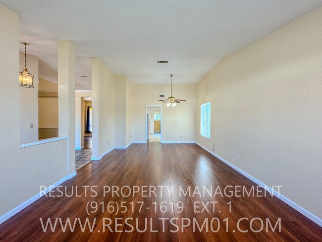 Building Photo - Spacious 4 Bedroom on corner lot