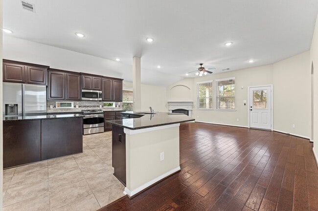 Building Photo - 38 Tallgrass Way