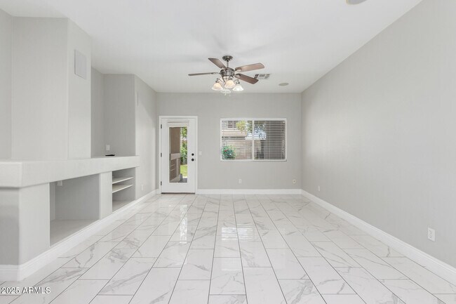 Building Photo - 3704 E Wyatt Way