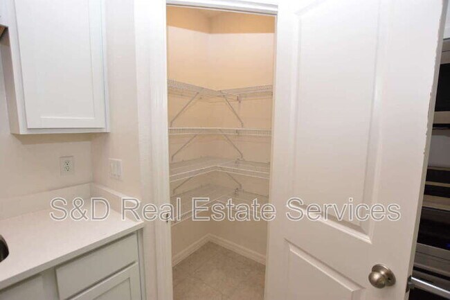 Building Photo - 4130 Collegiate Blvd