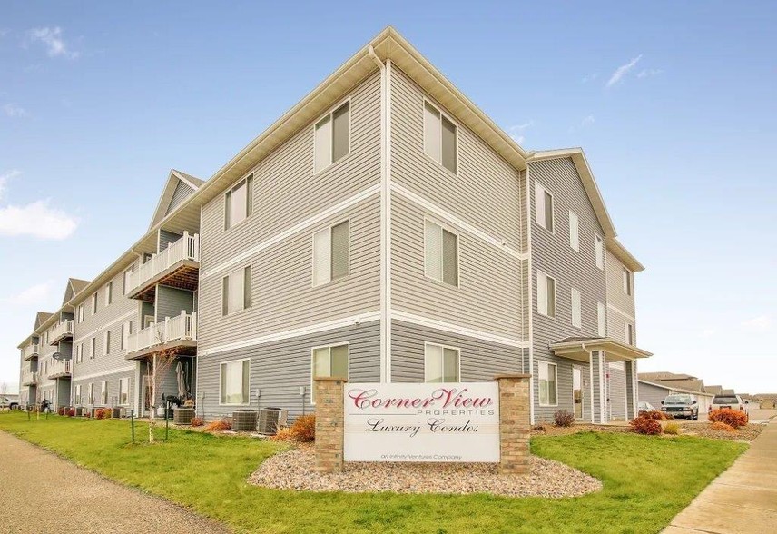 Building Photo - Corner View Apartments