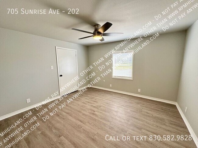 Building Photo - 705 Sunrise Ave