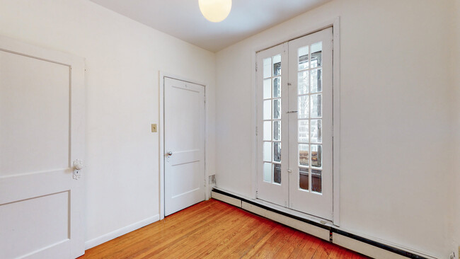 Building Photo - 4519 N Artesian Ave