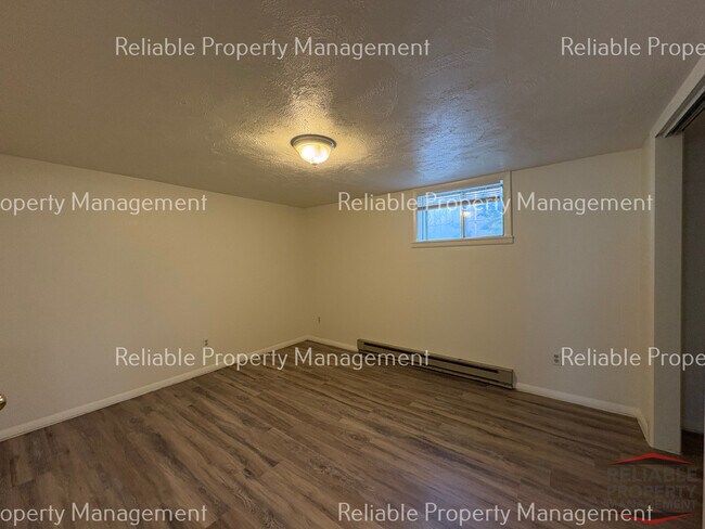 Building Photo - 560 I St